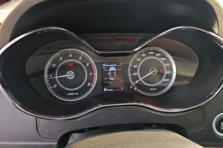 Used Baojun 560 2015 1.8L manual luxury version