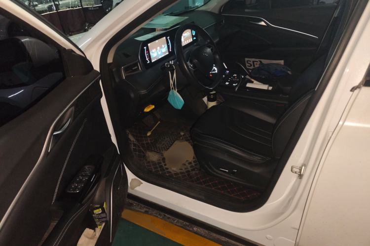 Used NETA U 2022 Zhi 400 Lithium-Nickel-Manganese-Cobalt Energy System Driver Seat