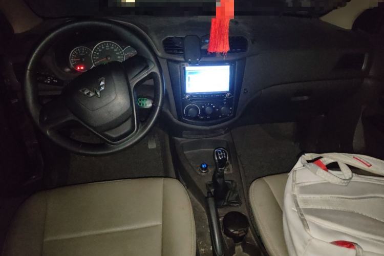 Used Wuling Hongguang 2015 1.2L S Base Model China V Standard Center Console