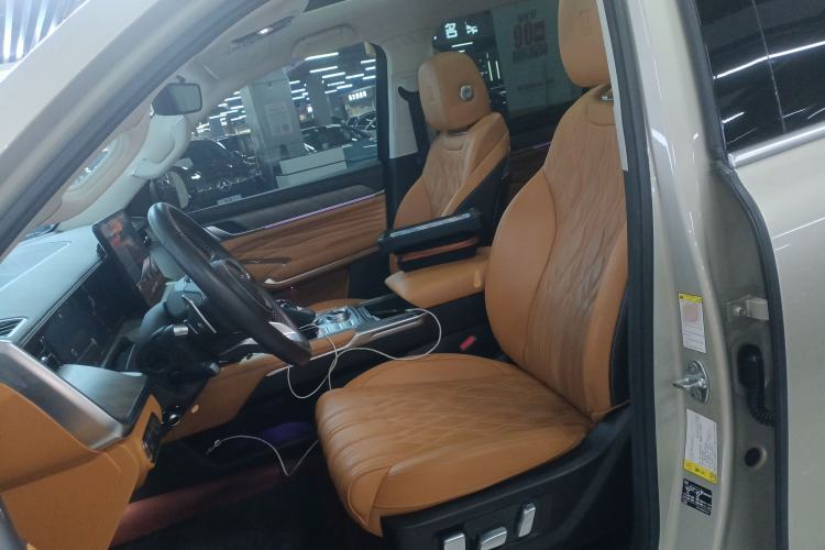 Used Tank 500 New Energy 2023 Hi4-T Left Front Seat