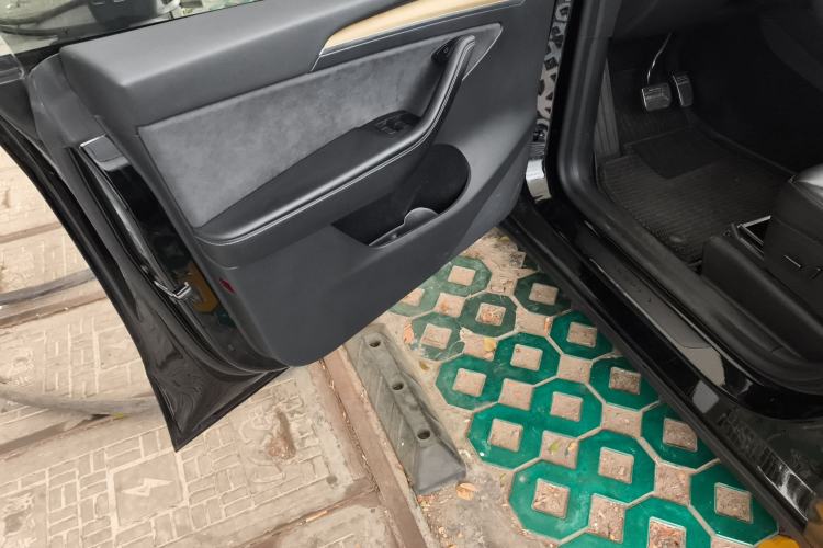 Used Tesla Model Y 2022 Revised Version Rear-Wheel Drive Driver Seat