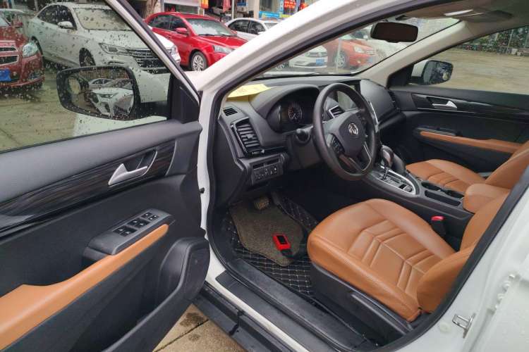 Used Dongfeng Fengdu MX5 2017 2.0L Automatic Urban Edition
