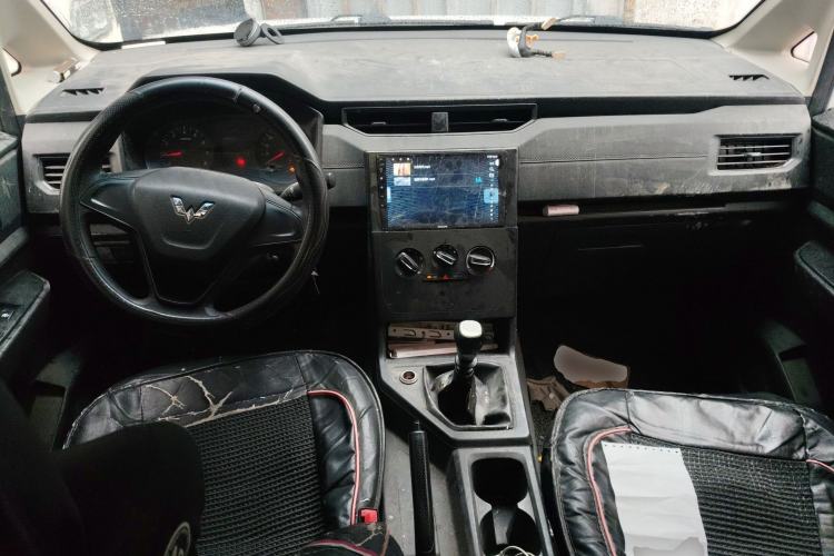 Used Wuling Hongguang PLUS 2019 1.5T Manual Standard Version 7 Seats
