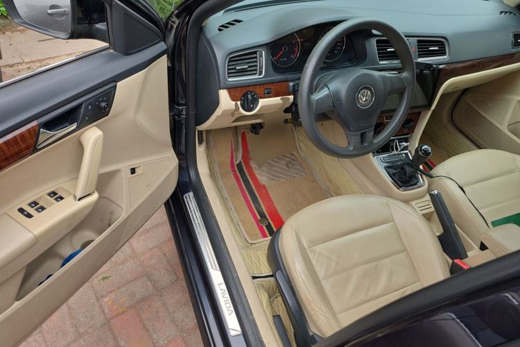 Used Volkswagen Lavida 2013 Restyled Classic 1.6L Manual Comfort Edition