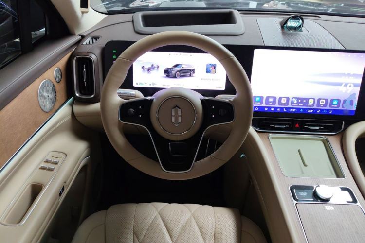 Used Hima AITO M9 2024 Range-Extended Ultra Version 42 kWh 6-Seater Model Steering Wheel