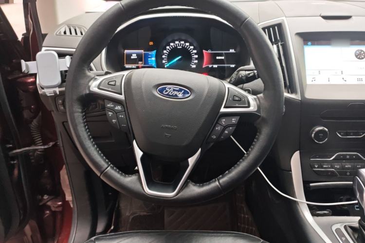 Used Ford Edge 2016 EcoBoost 245 Two-Wheel-Drive Titanium 7-Seater
