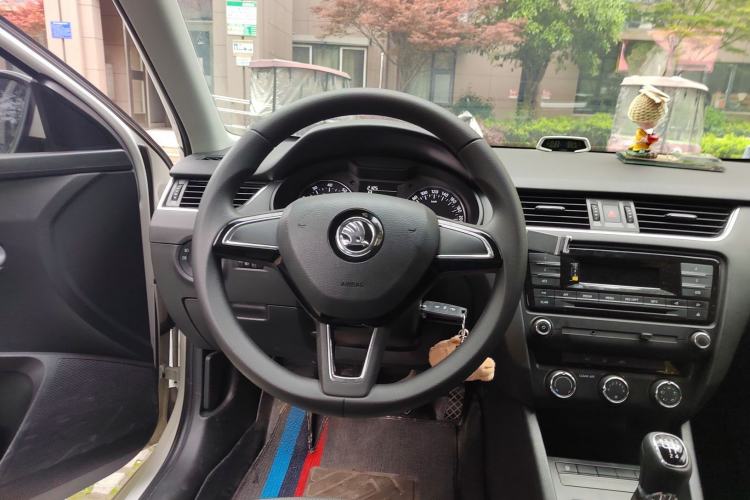 Used Skoda Octavia 2017 Classic Model 1.6L Manual Comfort Edition Steering Wheel