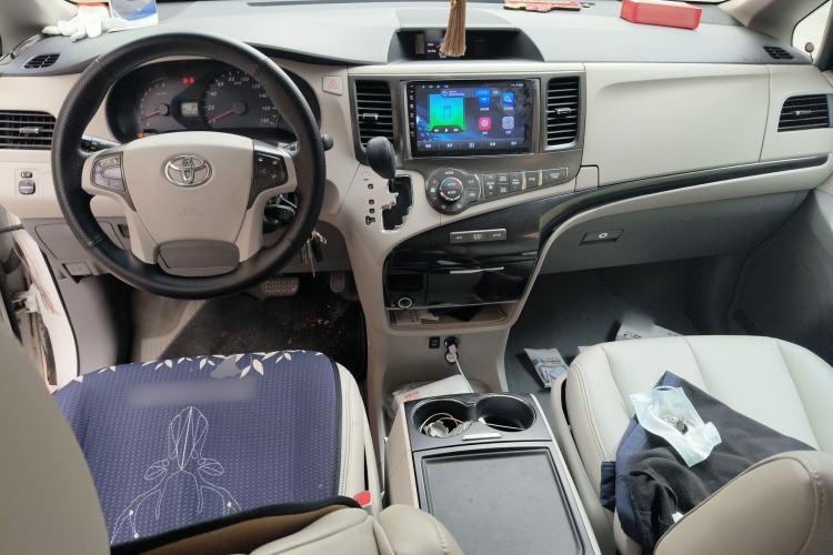 Used Toyota SIENNA  Center Console