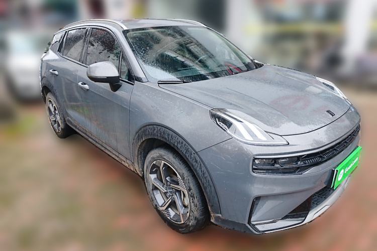 Used Lynk & Co 06 EM-P 2022 PHEV 84 km Range Pro Version Front Right 45 Deg