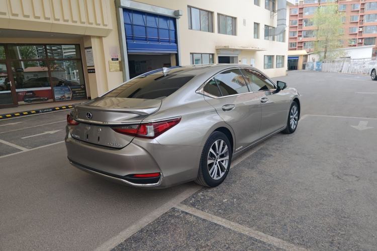 Used Lexus ES 2018 300h Premier Edition China V Standard
