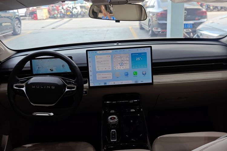 Used Wuling Xingguang 2024 Co-Creation Edition 510 Advanced Model Center Console