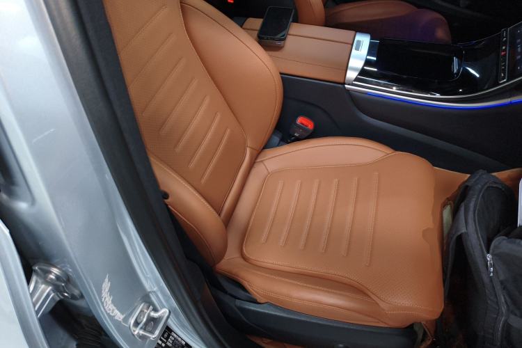 Used Mercedes-Benz GLC 2023 GLC 260 L 4MATIC Luxury 7-Seater Right Front Seat