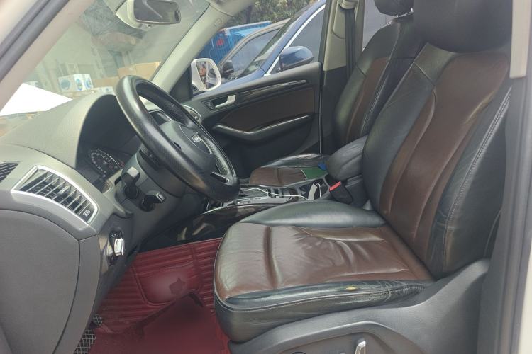 Used Audi Q5 2017 Plus 40 TFSI Ambition Model
