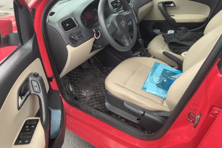 Used Volkswagen Polo 2011 1.6L Automatic ZhiKu Edition Driver Seat