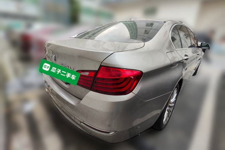 Used BMW 5 Series 2014 525Li Luxury Design Package Rear Right 45 Deg