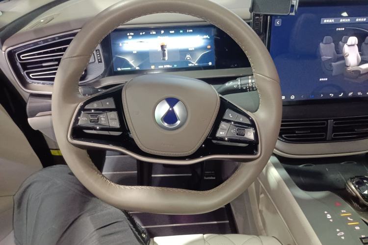 Used Denza D9 2022 DM-i 970 Four-Wheel Drive Prestige Model