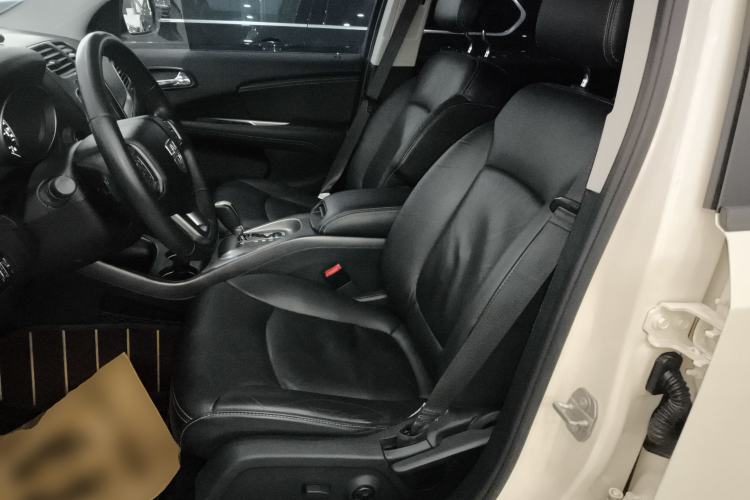 Used Dodge Journey 2016 2.4L Two-Wheel-Drive Touring Edition Left Front Seat