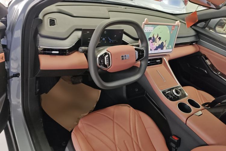 Used Geely Galaxy L6 2025 EM-i 140km Long-Range Version Center Console