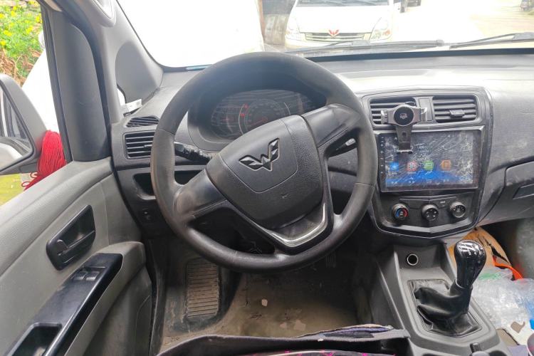 Used Wuling Zhengcheng 2015 1.8L Comfort Model LJ479QE2 Steering Wheel