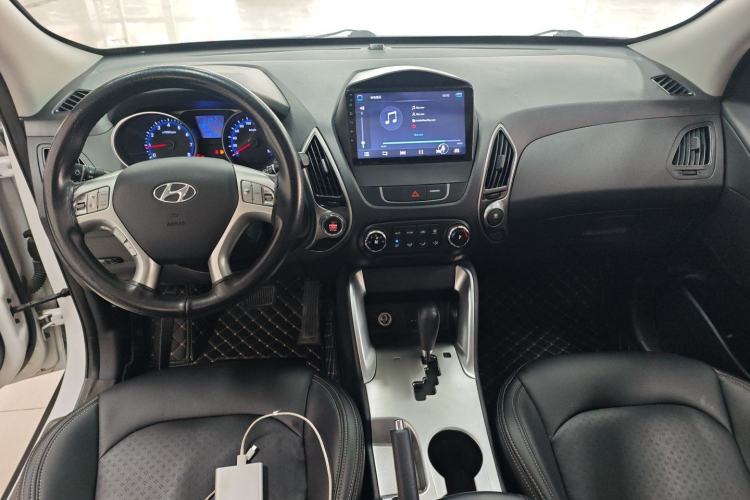 Used Hyundai ix35 2015 2.0L Automatic 2WD Smart Type China IV
