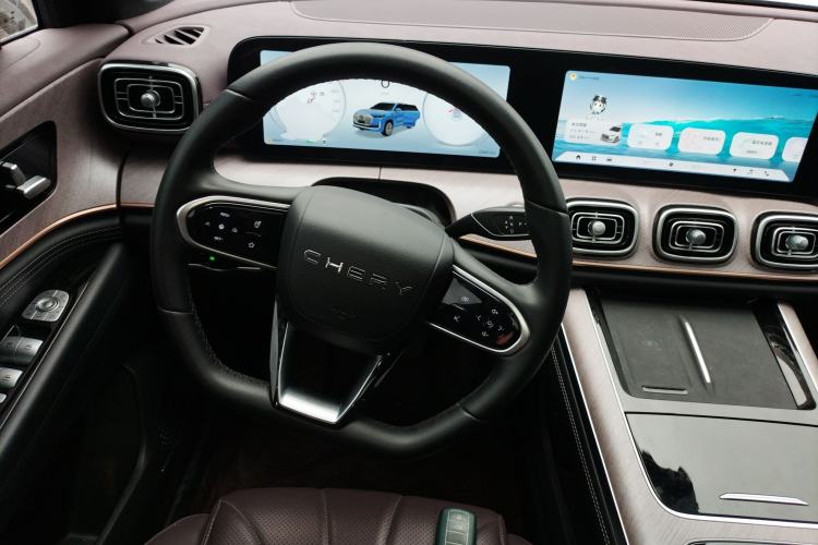 Used Chery Tiggo 9 2025 2.0T Automatic Two-Wheel Drive Luxury Edition 5 Seats Steering Wheel