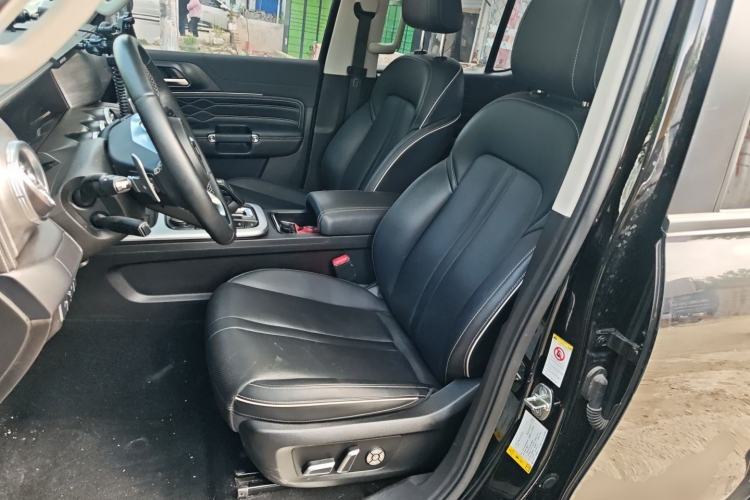 Used Tank 300 2023 City Edition 2.0T—Stylish as Ever Left Front Seat