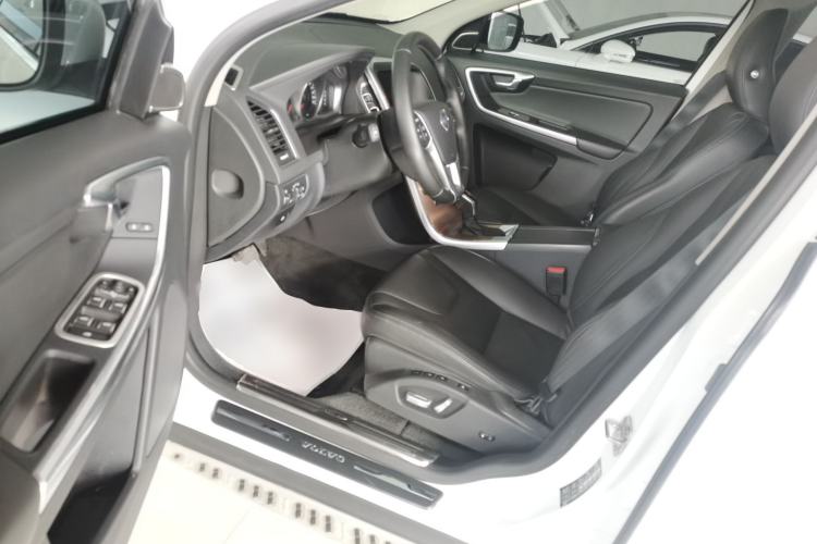 Used Volvo XC60 2017 T5 AWD Smart Upgrade Model