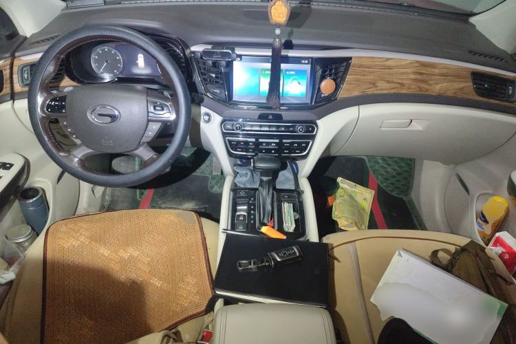 Used GAC Trumpchi GS8 2017 320T Two-Wheel Drive Luxury Smart Connectivity Version (7 Seats)