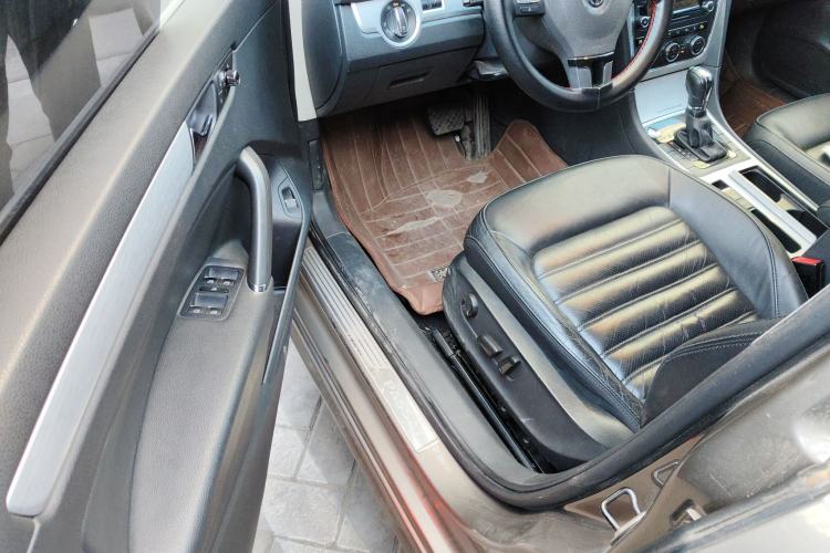 Used Volkswagen Passat 2013 1.8TSI DSG Prestige Edition Driver Seat