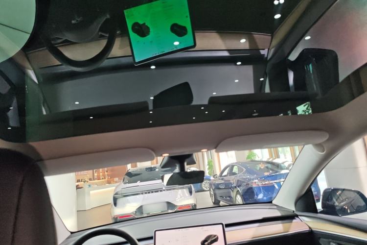 Used Tesla Model Y 2021 Long-Range All-Wheel-Drive Version
