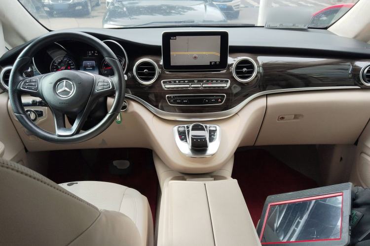 Used Mercedes-Benz V-Class 2017 V 260 Avantgarde Edition