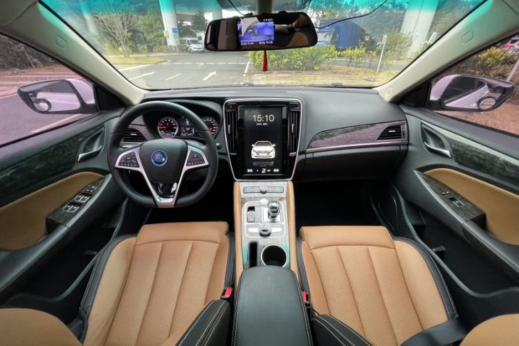 Used BYD Qin New Energy 2017 1.5T Luxury Model Interior 6