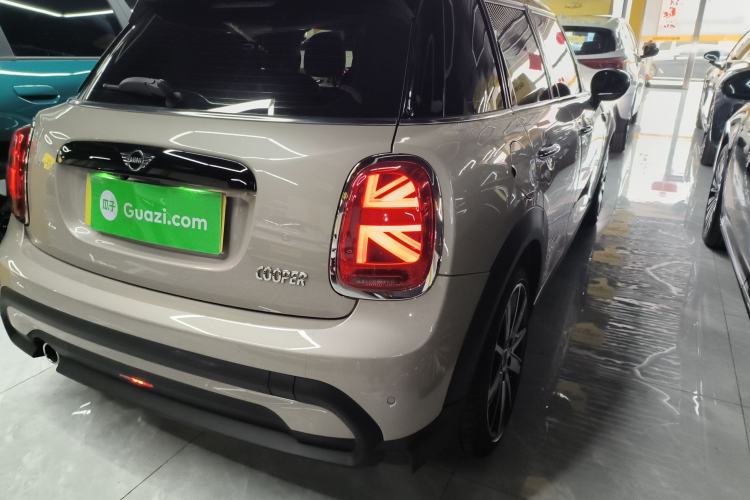 Used MINI MINI 2023 Updated 1.5T COOPER Artist Five-Door Edition