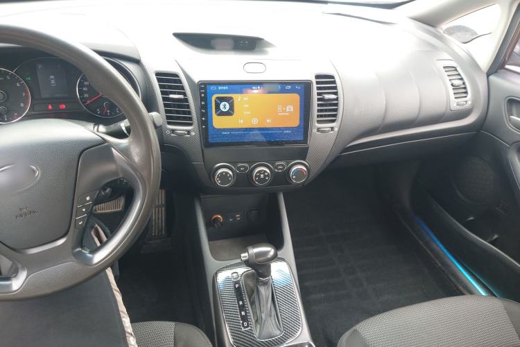 Used Kia K3 2016 1.6L Automatic GL Center Console