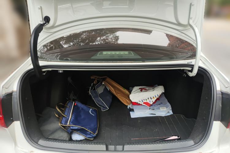 Used Volkswagen Sagitar 2015 1.6L Automatic Comfort Model
