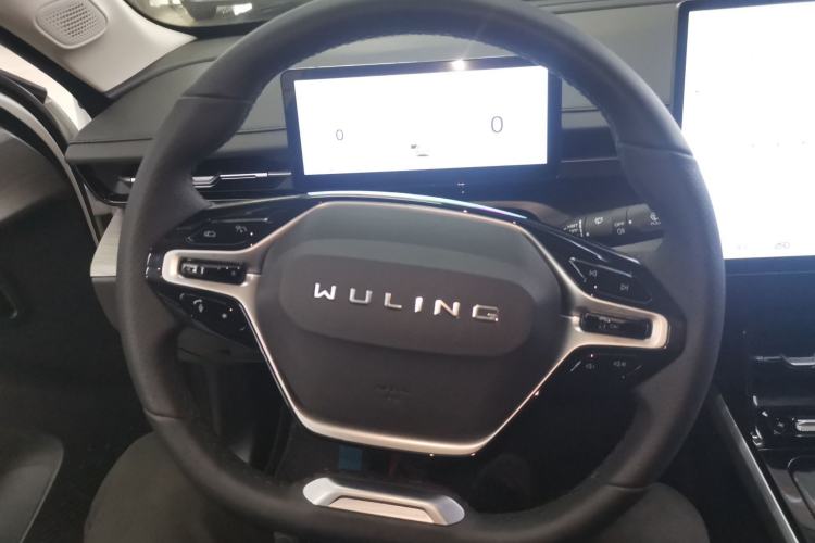 Used Wuling Xingguang 2024 Co-Creation Edition 510 Advanced Model
