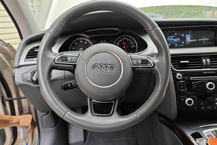 Used Audi A4L 2016 35 TFSI Automatic Comfort Model Steering Wheel