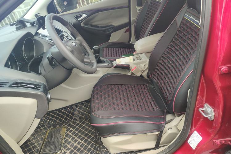 Used Ford Focus 2012 Sedan 1.6L Manual Comfort Model
