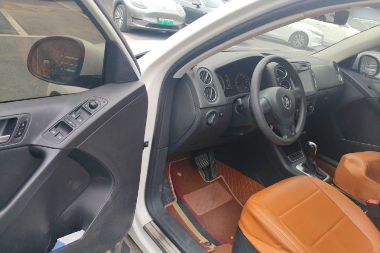 Used Volkswagen Tiguan 2017 300TSI Automatic Two-Wheel Drive Silk Road Luxury Edition Driver Seat