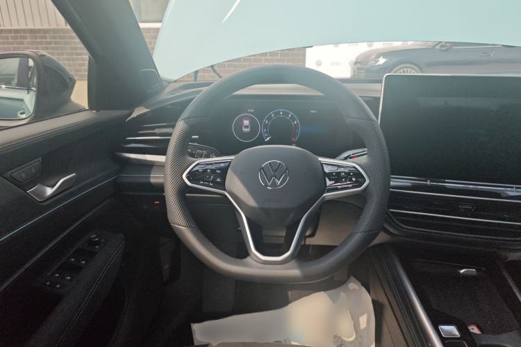 Used Volkswagen Passat 2025 Pro 380TSI Starry Dragon Luxury Edition
