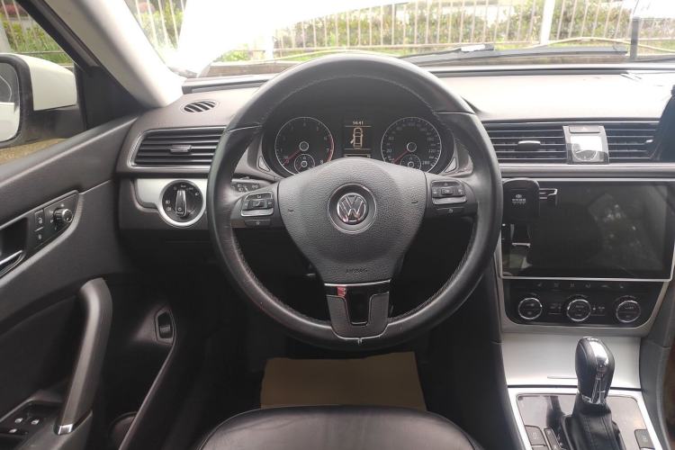 Used Volkswagen Passat 2015 1.8TSI DSG Prestige Edition
