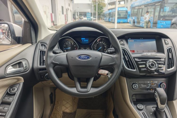 Used Ford Focus 2018 Sedan Classic 1.6L Automatic Comfort Plus Smart Drive Version