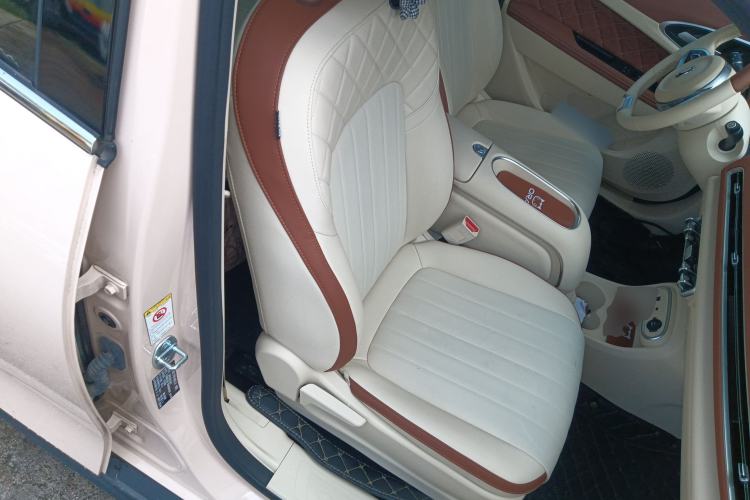 Used ORA Good Cat 2023 401 km Standard Range Luxury Version Lithium Iron Phosphate Right Front Seat