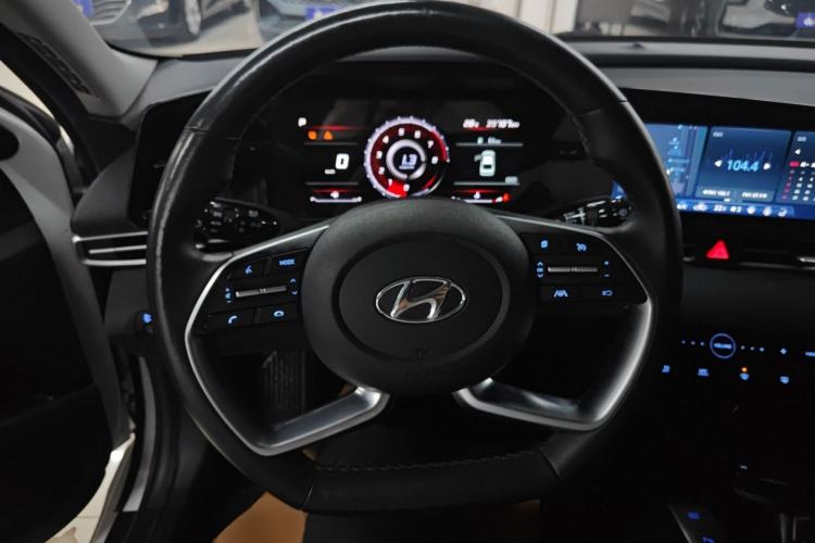 Used Hyundai Elantra 2021 1.5L CVT LUX Prestige Edition