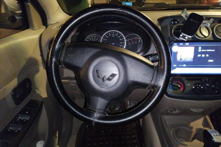 Used Wuling Hongguang 2013 1.5L Comfort Model
