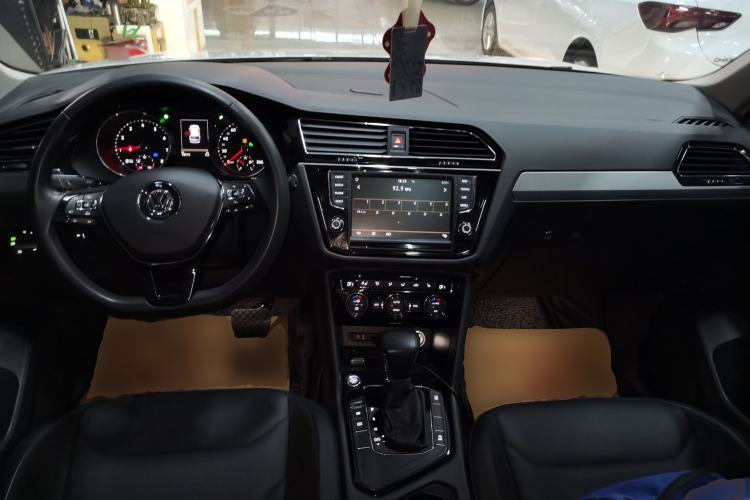 Used Volkswagen Tiguan L 2017 330TSI Automatic Two-Wheel Drive Luxury Edition
