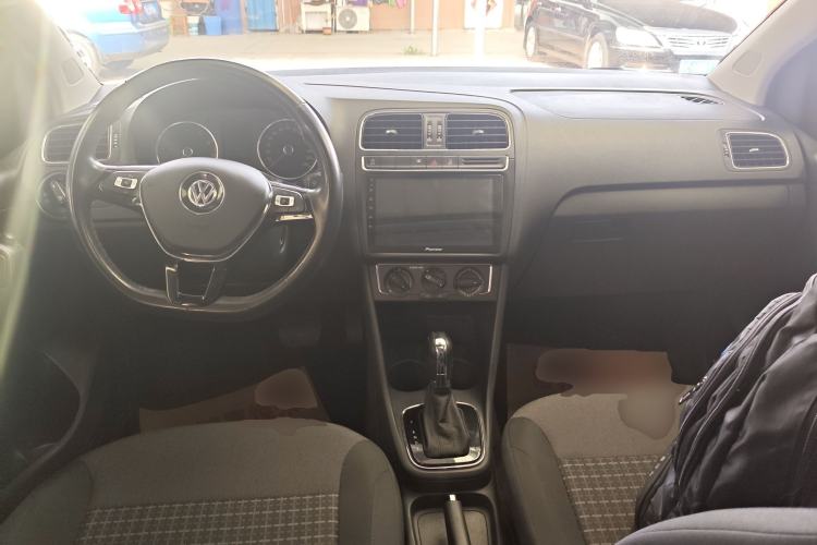 Used Volkswagen Polo 2018 1.5L Automatic Enjoyment Model Center Console