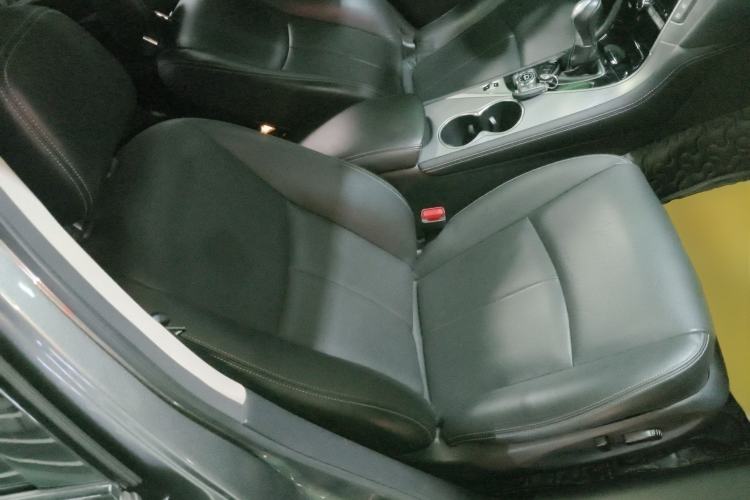 Used Infiniti Q50L 2016 2.0T Ambition Edition Right Front Seat