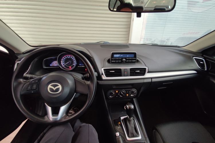 Used Mazda Mazda 3 Axela 2014 Sedan 1.5L Automatic Comfort Model