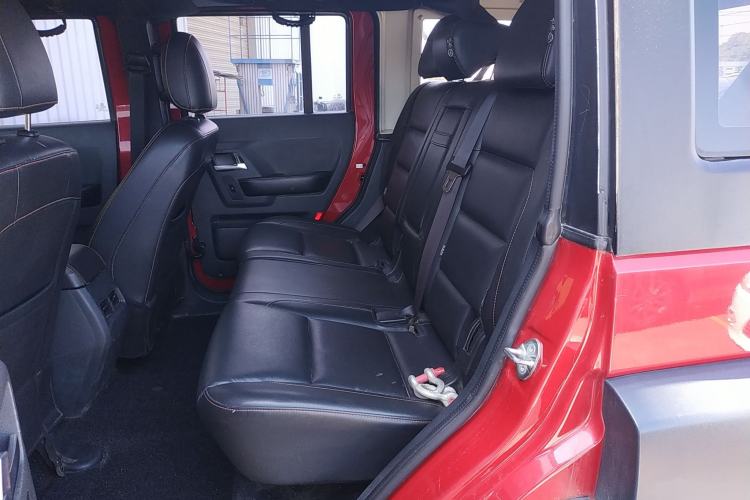 Used BAIC Off-Road BJ40 2016 40L 2.0T Manual All-Wheel Drive Prestige Edition Left Rear Seat